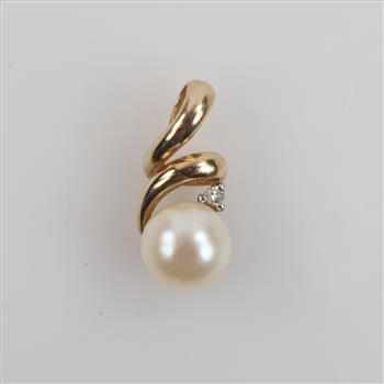 10kt Gold Pearl Diamond Accent Pendant