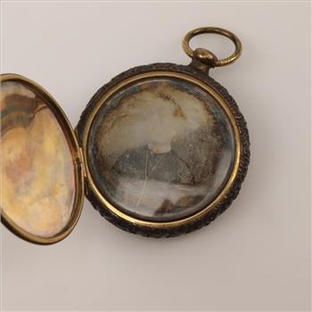 10kt Gold Picture Locket