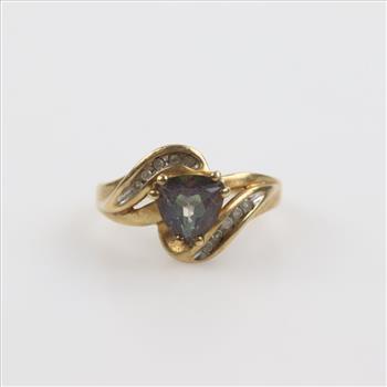 10kt Gold Pruple Stone Diamond Ring