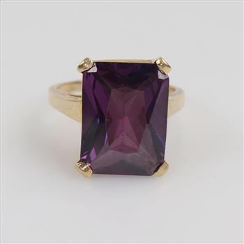 10kt Gold Purple Stone Cocktail Ring