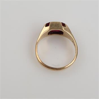 10kt Gold Red Stone Class Ring