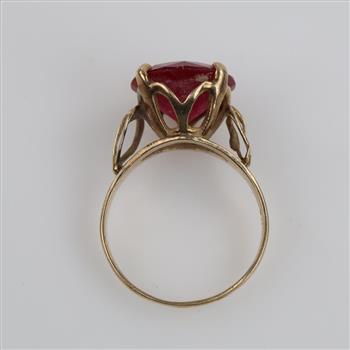 10kt Gold Red Stone Ring