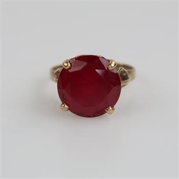 10kt Gold Red Stone Ring