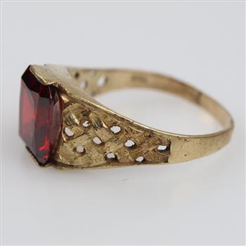 10kt Gold Red Stone Ring