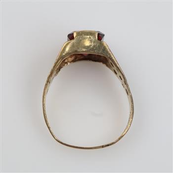 10kt Gold Red Stone Ring
