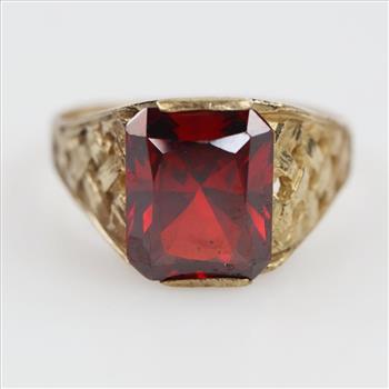 10kt Gold Red Stone Ring