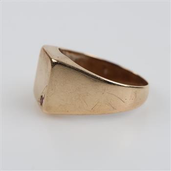 10kt Gold Red Stone Signet Ring