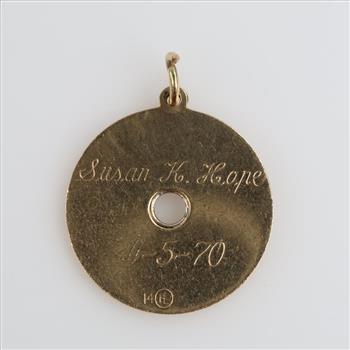 10kt Gold Round Flower Pendant