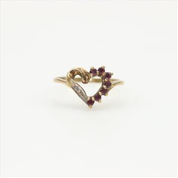 10kt Gold Ruby Diamond  Heart Ring