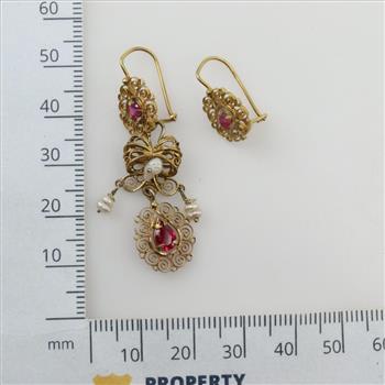 10kt Gold Ruby Pearl Dangle Earrings