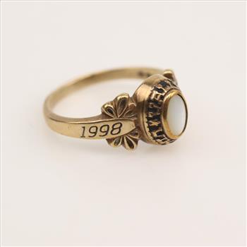 10kt Gold White Stone Class Ring