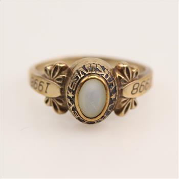 10kt Gold White Stone Class Ring