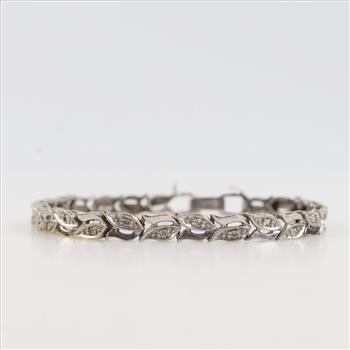 10kt White Gold Diamond Accent Bracelet
