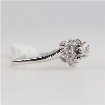 10kt White Gold Diamond And Clear Stone Ring