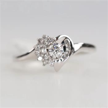 10kt White Gold Diamond And Clear Stone Ring