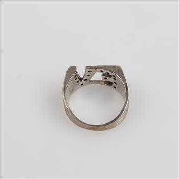 10kt White Gold Diamond Initial Ring