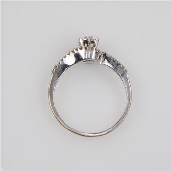 10kt White Gold Diamond Ring