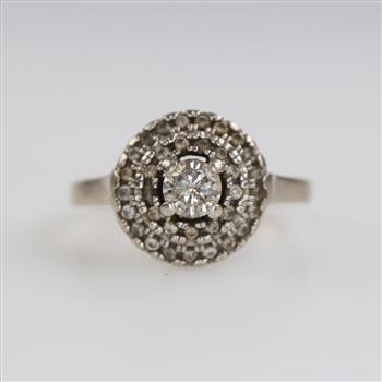 10kt White Gold Diamond Ring