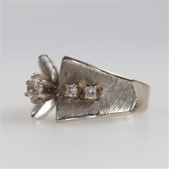 10kt White Gold Diamond Ring
