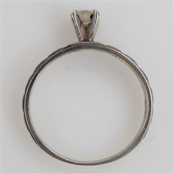 10kt White Gold Diamond Ring