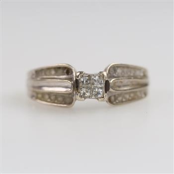 10kt White Gold Diamond Ring