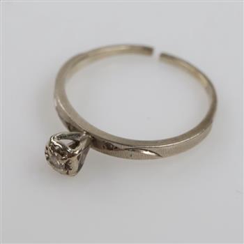 10kt White Gold Diamond Ring