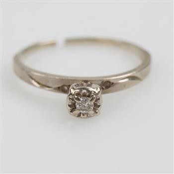 10kt White Gold Diamond Ring