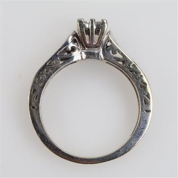 10kt White Gold Diamond Ring