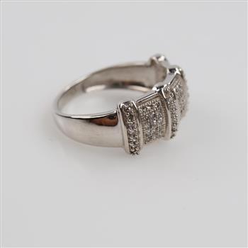 10kt White Gold Diamond Ring