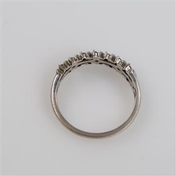 10kt White Gold Diamond Ring