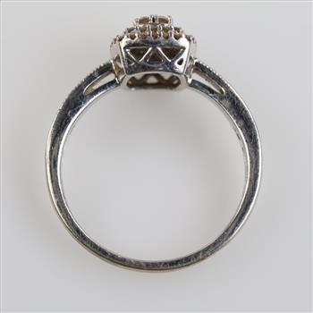 10kt White Gold Diamond Ring