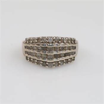 10kt White Gold Diamond Ring