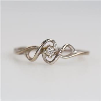 10kt White Gold Diamond Ring