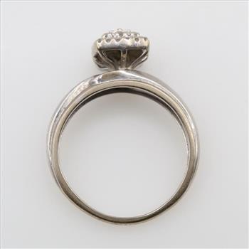 10kt White Gold Diamond Ring