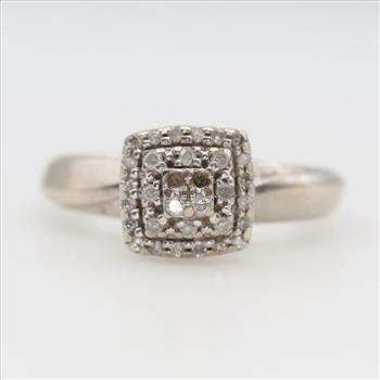 10kt White Gold Diamond Ring