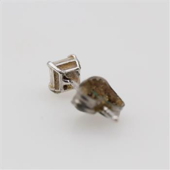 10kt White Gold Diamond Stud Earring