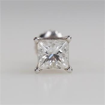 10kt White Gold Diamond Stud Earring