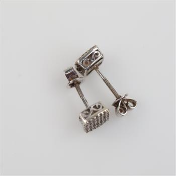 10kt White Gold Diamond Stud Earrings