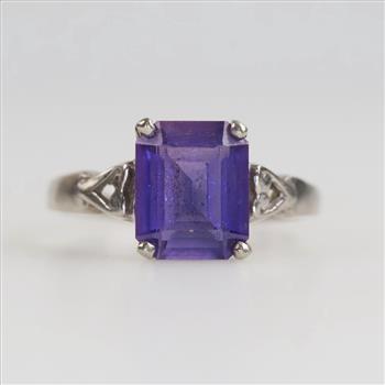 10kt White Gold Purple Stone Ring