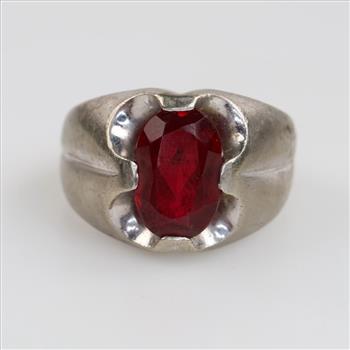 10kt White Gold Red Stone Ring