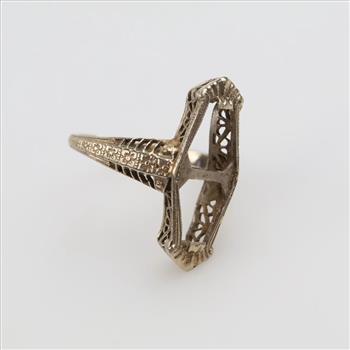10kt White Gold Ring