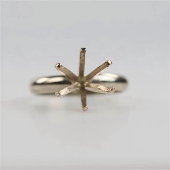 10kt White Gold Ring