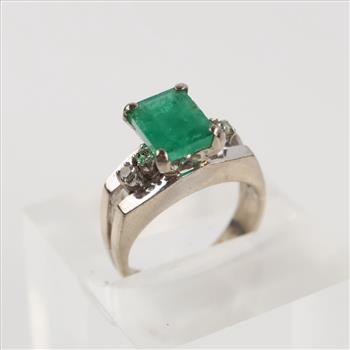 1.25cts TW Emerald And Diamond 14kt White Gold Ring- Evaluated By Our Certified Gemologist-AGS/GIA