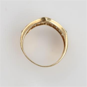 14kt Clear And Blue Stone Ring