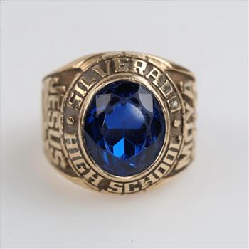 14kt Gold Blue Stone Class Ring