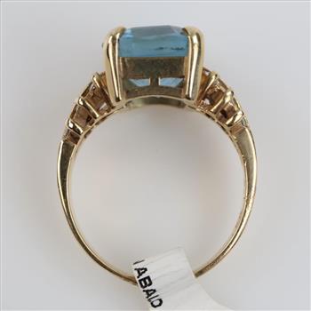 14kt Gold Blue Stone Diamond Ring