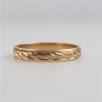 14kt Gold Carved Band