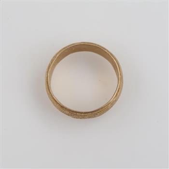 14kt Gold Carved Band