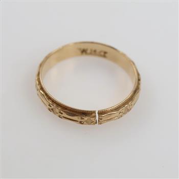 14kt Gold Carved Band