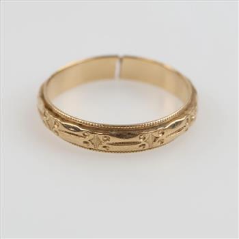 14kt Gold Carved Band